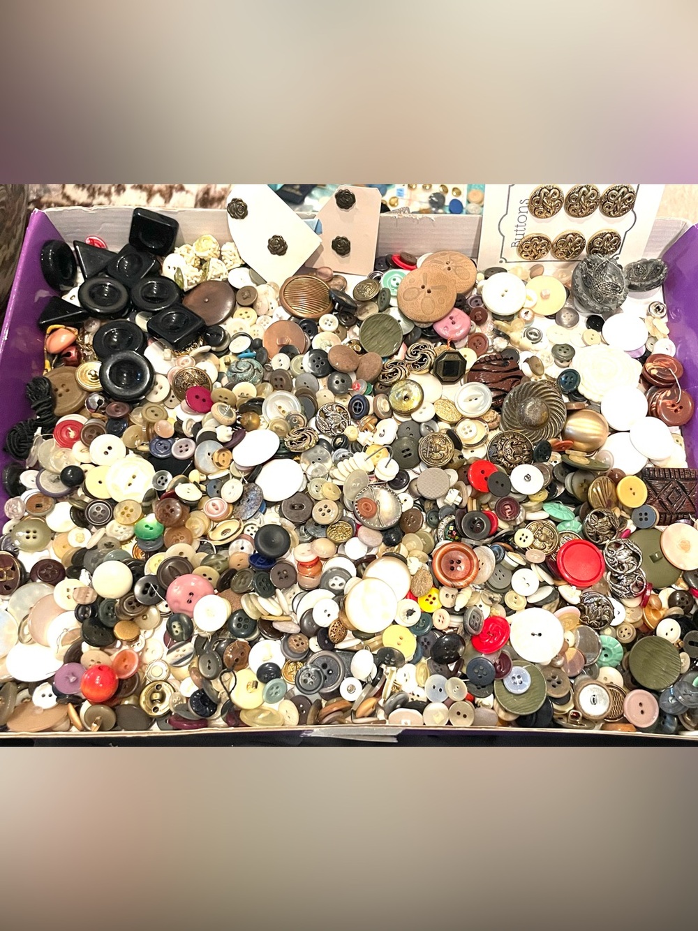 Mixed Lot of Antique & Vintage Buttons
